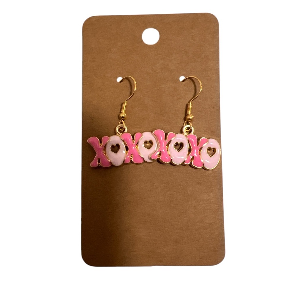 NEW! Retro XOXO Valentines Day Earrings